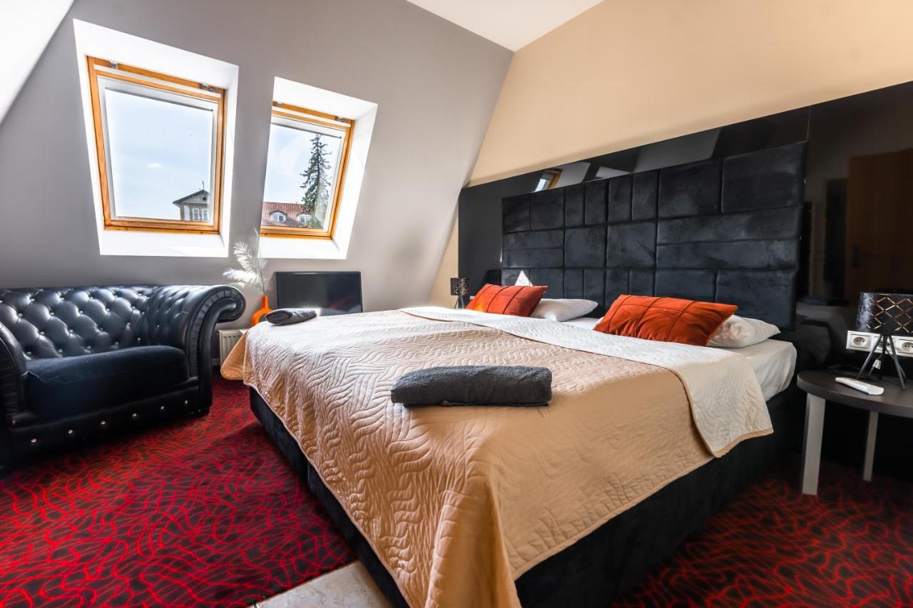 Lovely 4-Bedroom Flat In Historical Center With Stunning View Trenčín 외부 사진